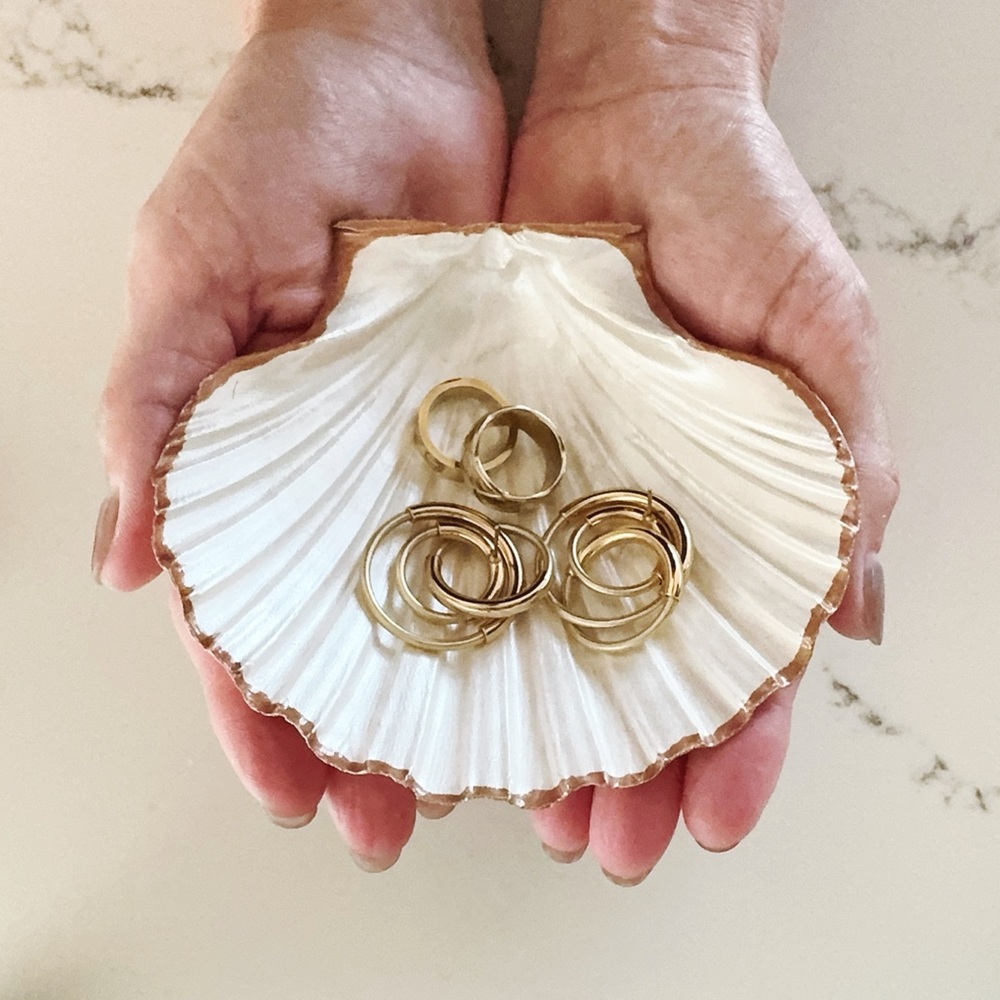✨Large Pearl/Gold Painted Shell Ring/Jewelry Dish✨